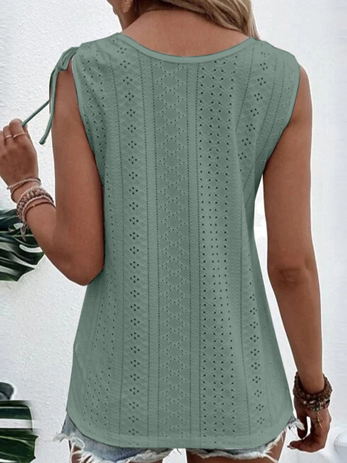 Full Size Scoop Neck Sleeveless Tank Top